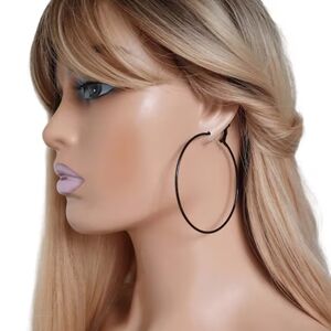 Matte hoop earrings 🖤🖤